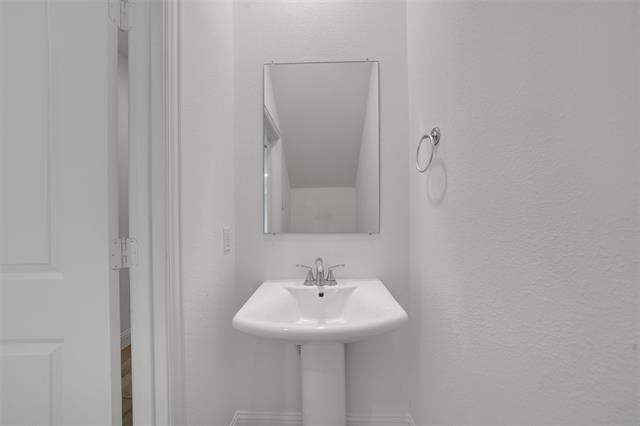 Building Photo - 3200 Cordelia Dr