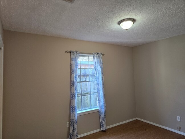 Building Photo - 16726 David Glen Dr