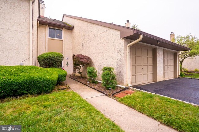 Building Photo - 16 Thoreau Dr
