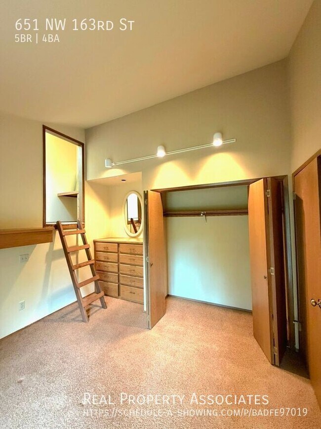 Building Photo - 651 NW 163rd St