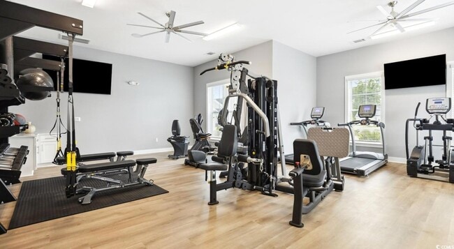 Building Photo - 31 Quaker Rdg Dr