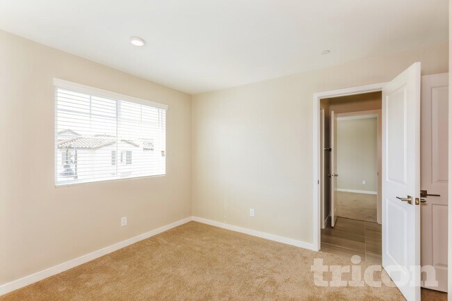 Building Photo - 28097 Cookhouse Ln