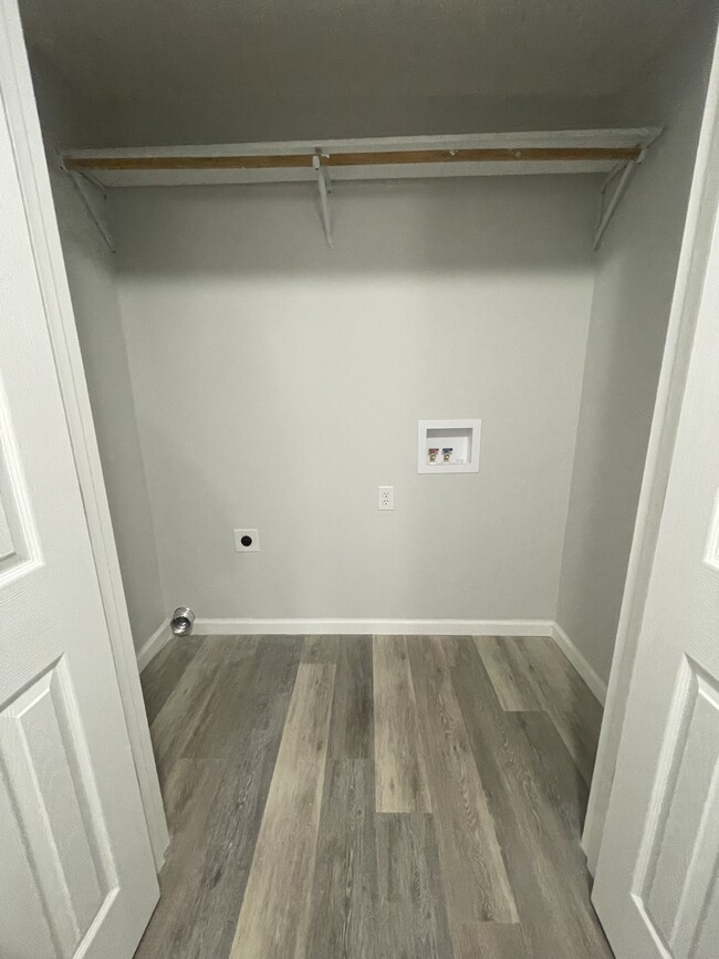 Building Photo - 424 Bell Ave