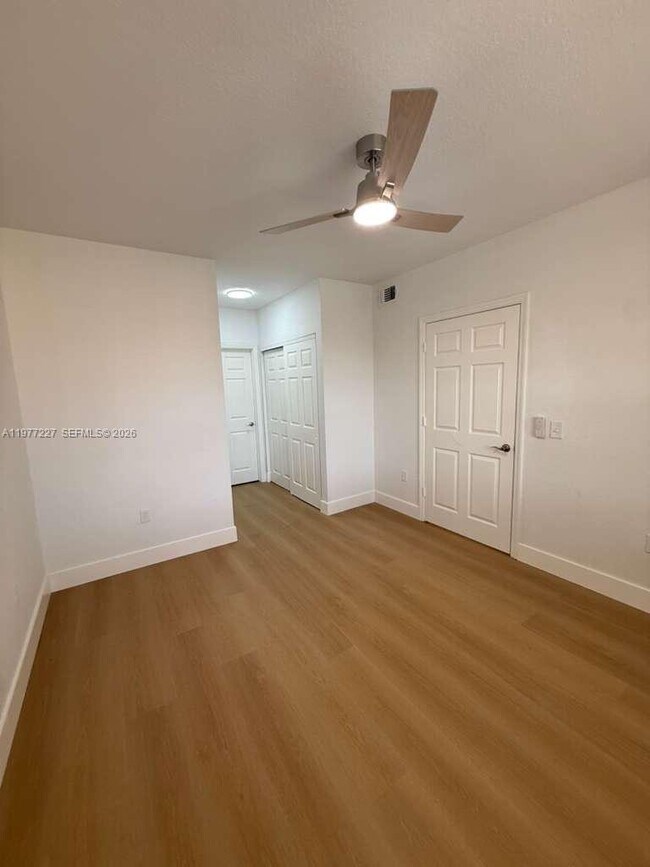 Building Photo - 201 Belmont Ln