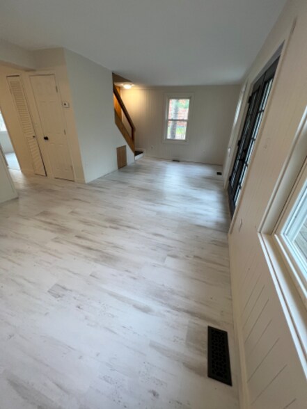 Building Photo - 6848 Whispering Pines Dr
