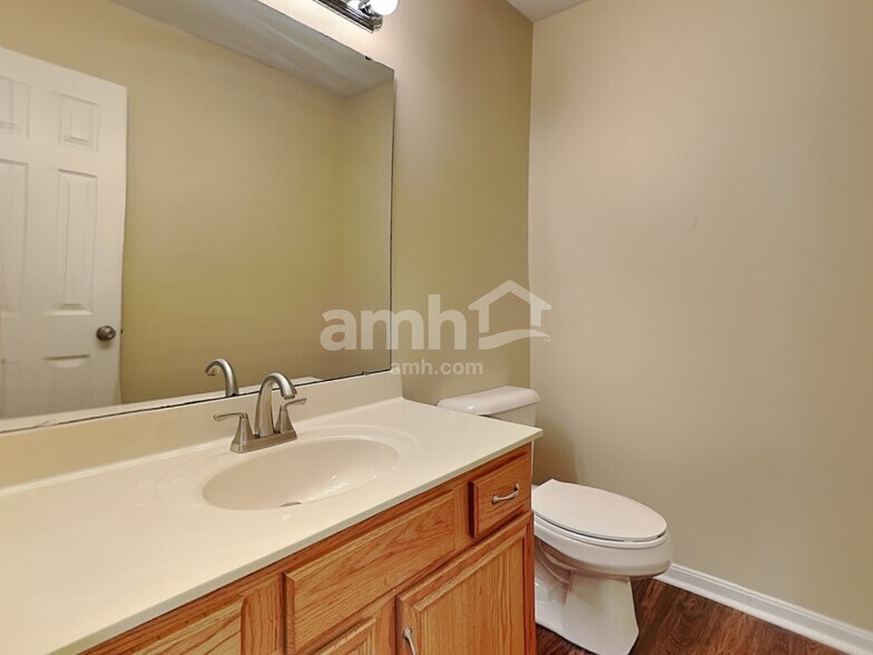 Building Photo - 6340 Deermeade Dr