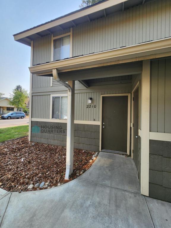 Primary Photo - 2210 W Boone Ave
