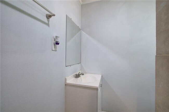 Building Photo - 447 Floyd St SE