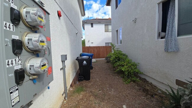 Building Photo - 71(439)