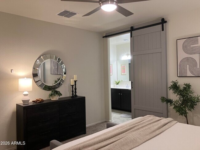 Building Photo - 30998 W Earll Dr
