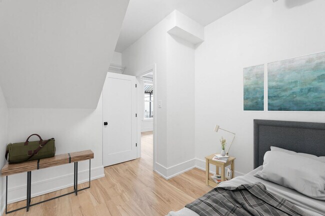 Building Photo - 1743 W 18th Pl
