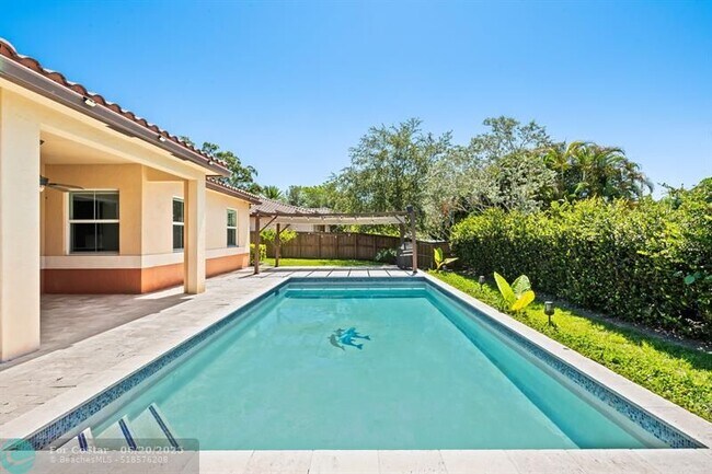 Building Photo - 6412 SW 55th Pl