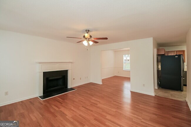 Building Photo - 3442 Creekview Dr