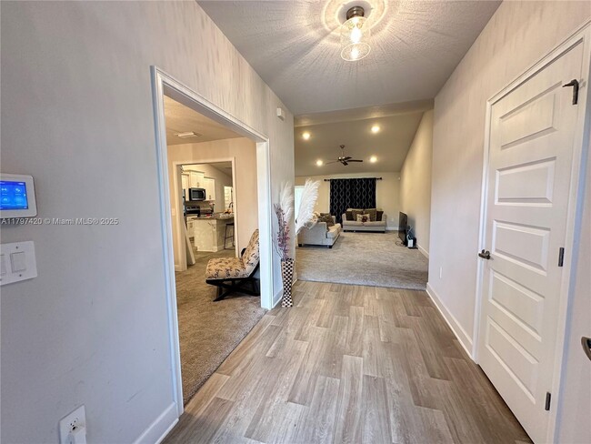 Building Photo - 554 NW Billiar Ave