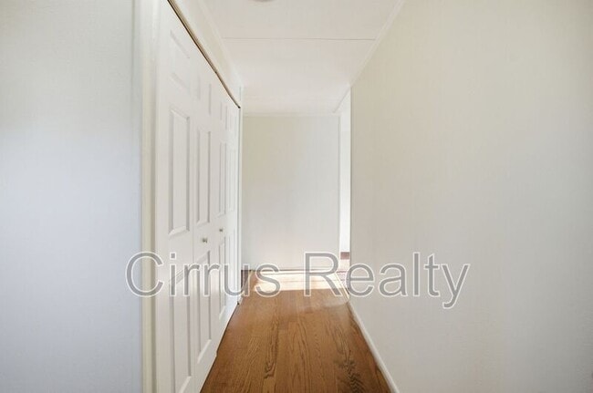 Building Photo - 1924 Zinzer Rd