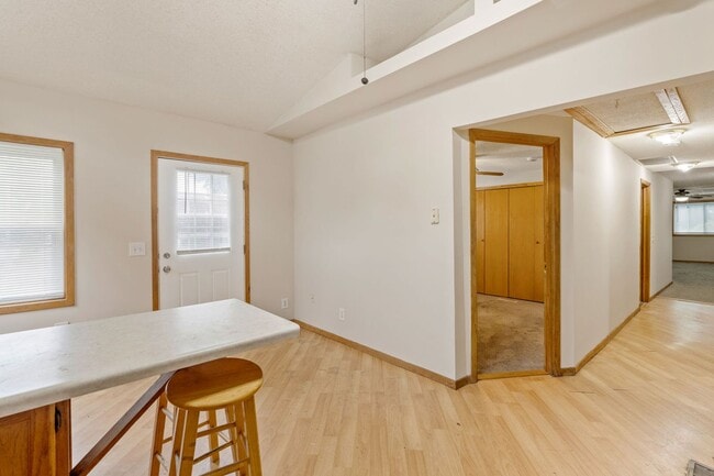 Building Photo - Modern 2-Bedroom Apartment in Hale with Fireplace, Soaking Tub & Premium Amenities
