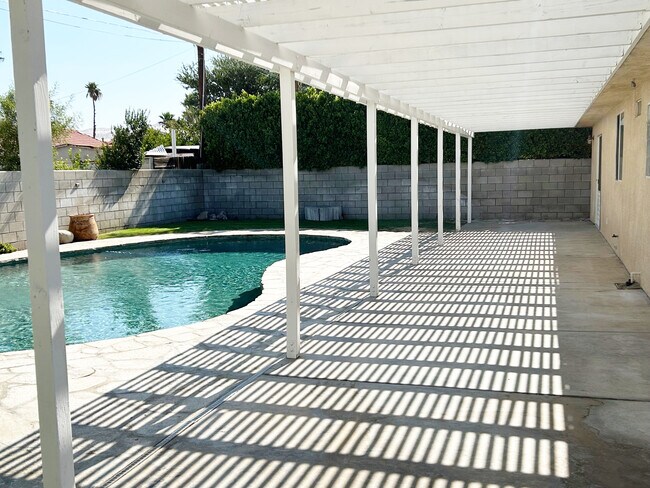 Building Photo - 67670 Ovante Rd