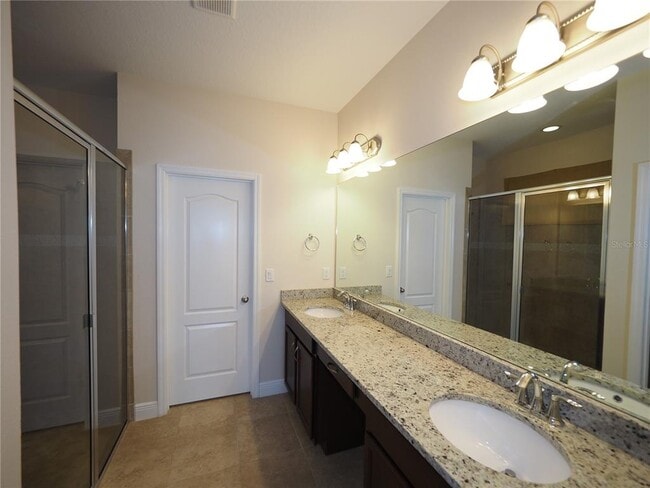 Building Photo - 995 Molly Cir