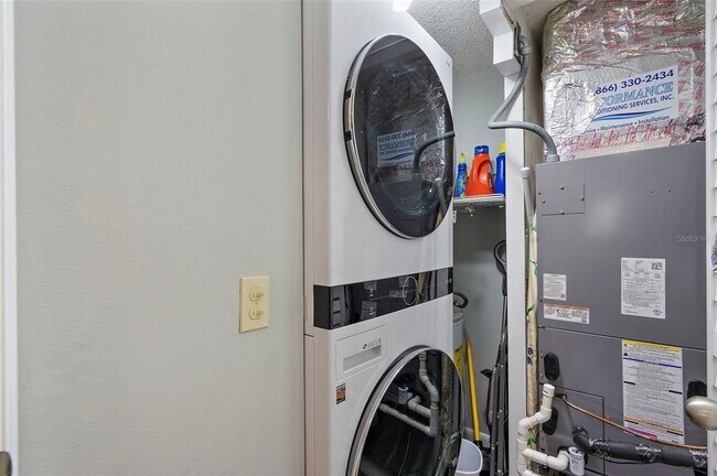 Building Photo - 6277 Bahia Del Mar Blvd S