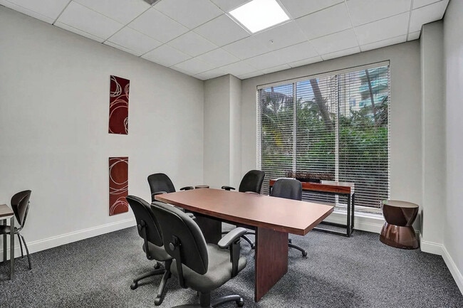 Building Photo - 4001 S Ocean Dr