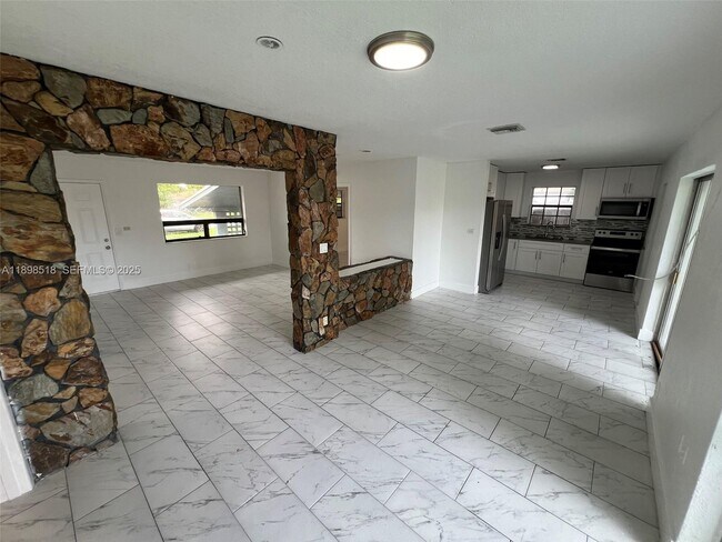 Building Photo - 4421 NW 33rd St