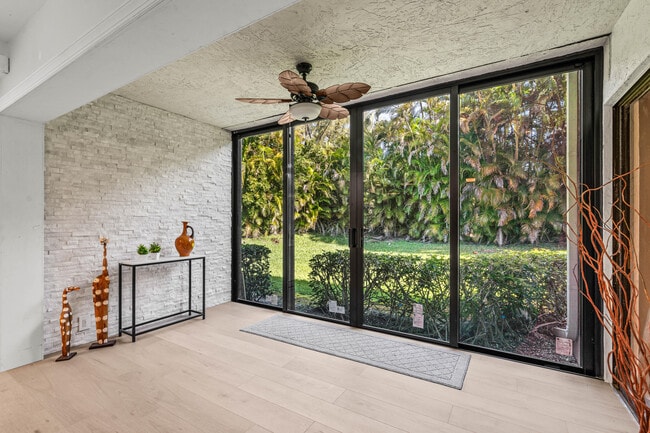 Building Photo - 5945 Parkwalk Dr