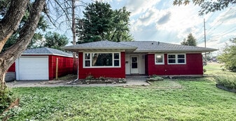 Building Photo - 903 38th St SE