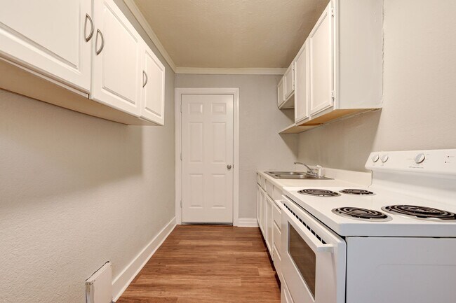 Building Photo - 817 East Dr