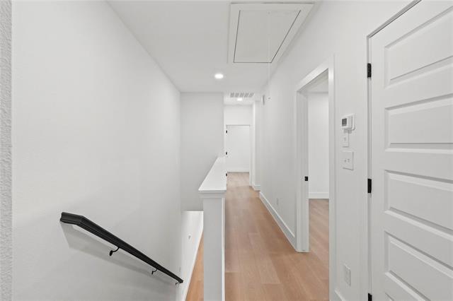 Building Photo - 1407 Barry Ave