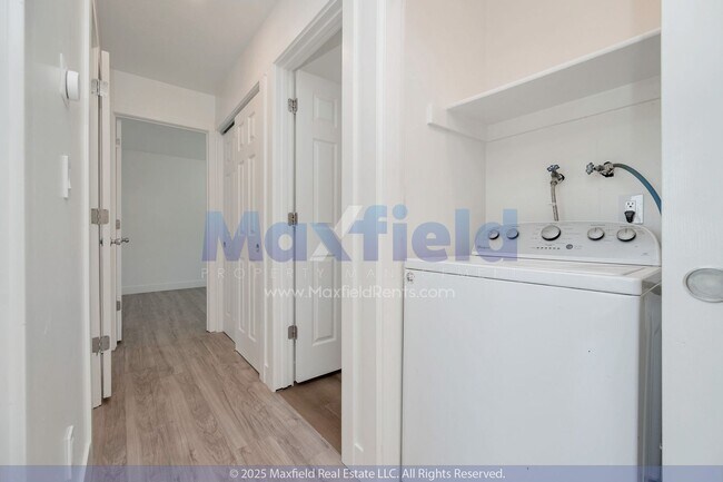 Building Photo - North Salt Lake 2 BD 1 BA - $500.00 Securi...