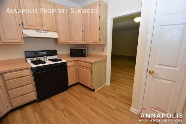 Building Photo - 645 Oakland Hills Dr