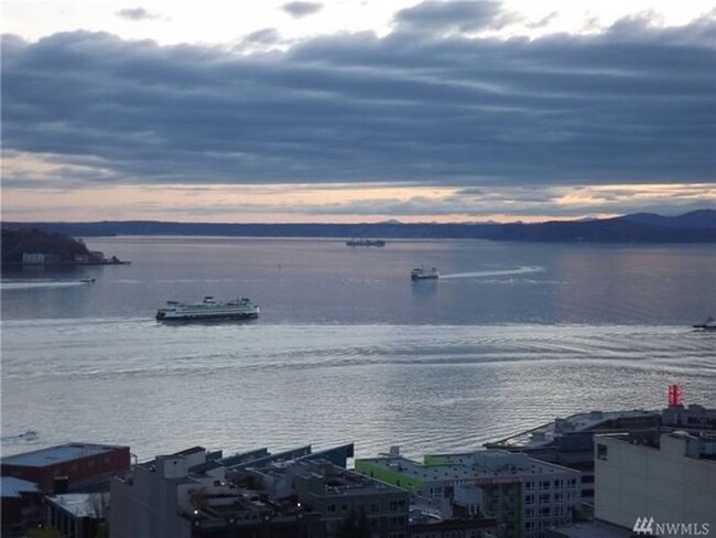 Building Photo - Brand new renovated 1 bedroom, 1 bath cond...