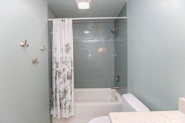 Building Photo - Luxurious home rental in Broad Bay Islands!