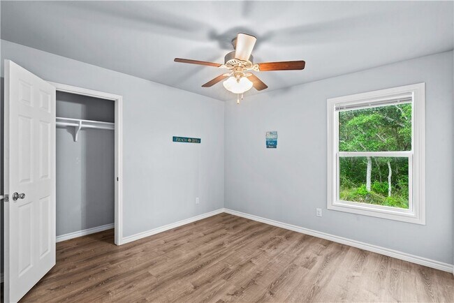 Building Photo - 2111 Lone Star Rd