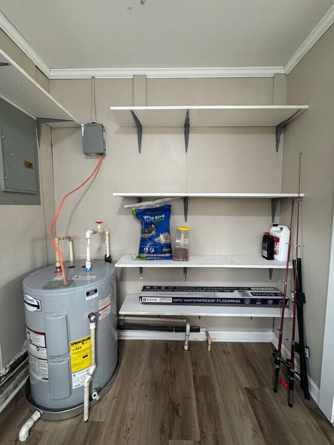 Building Photo - Private 3/2 Country House- $1,595