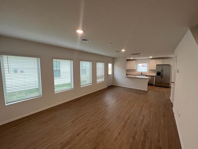 Building Photo - 18922 Western Fls Ct