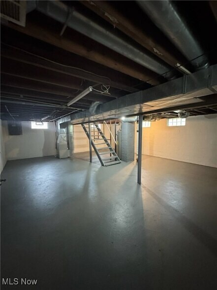 Building Photo - 859 E Avondale Ave