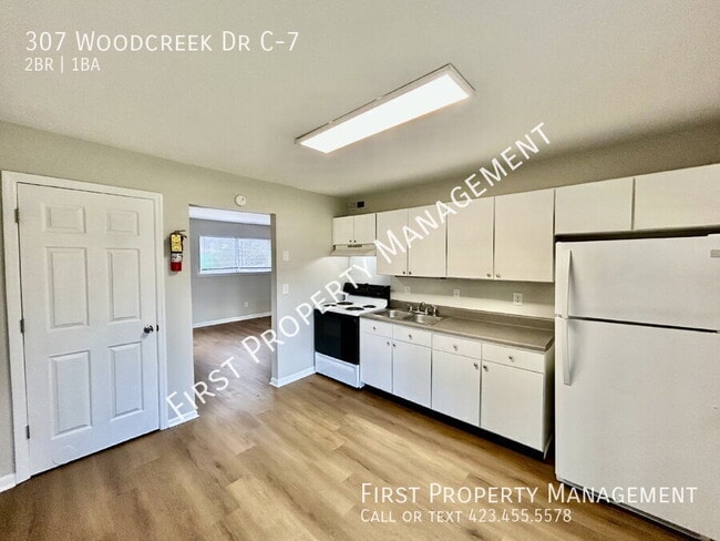 Primary Photo - 307 Woodcreek Rd