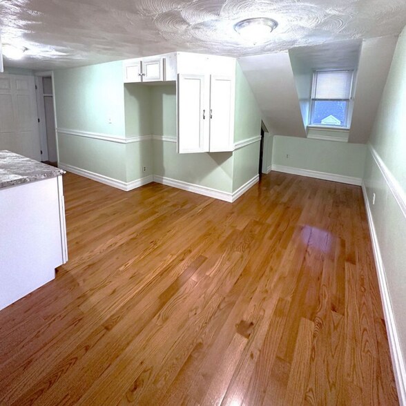 Building Photo - 1-7 Old Mendon Street