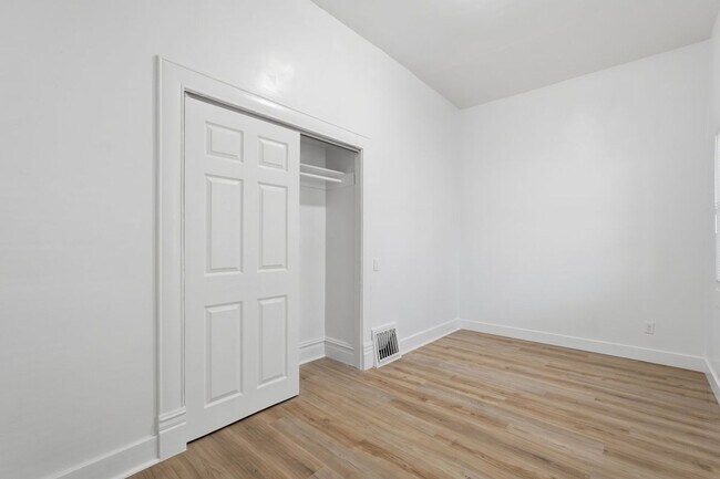 Building Photo - University of Utah Student Housing