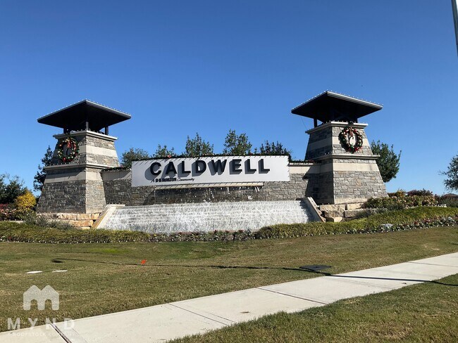 Building Photo - 7815 Cattleman Vly Dr