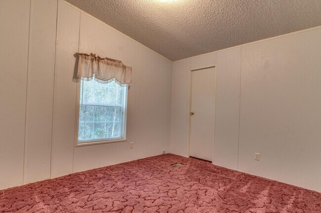 Building Photo - 1559 US-90