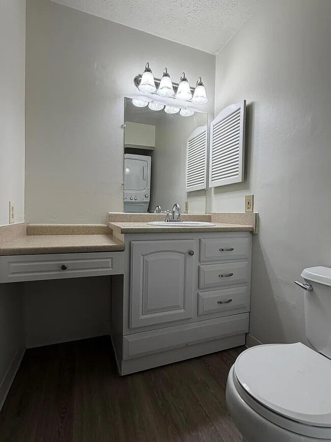 Building Photo - 5285 Portland St