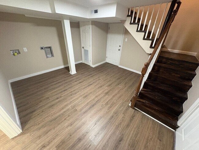 Building Photo - 1614 Shady Cir