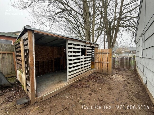 Building Photo - 1344 SE 86th Ave