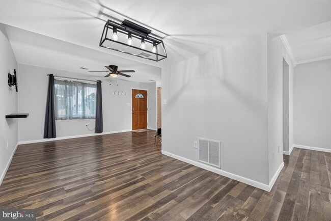Building Photo - 8808 Eureka Ln