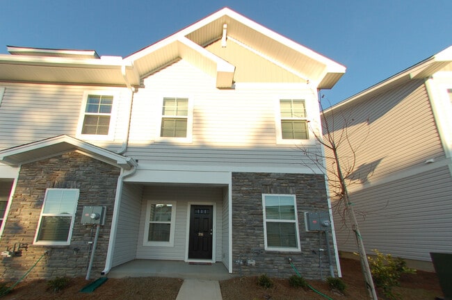 Building Photo - 916 Drake Grove Ln