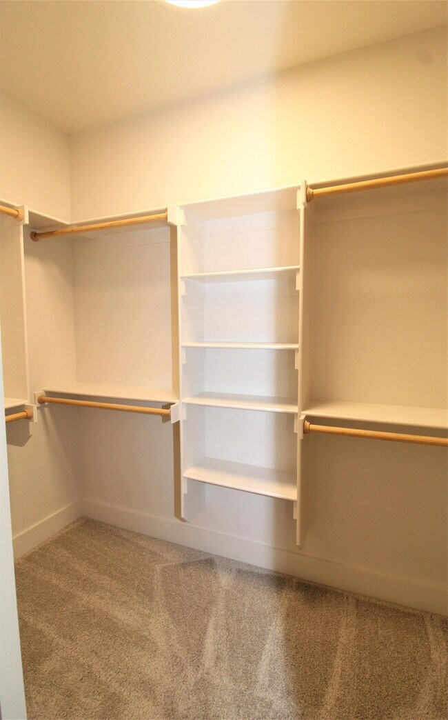 Building Photo - 2043 S Florida Way