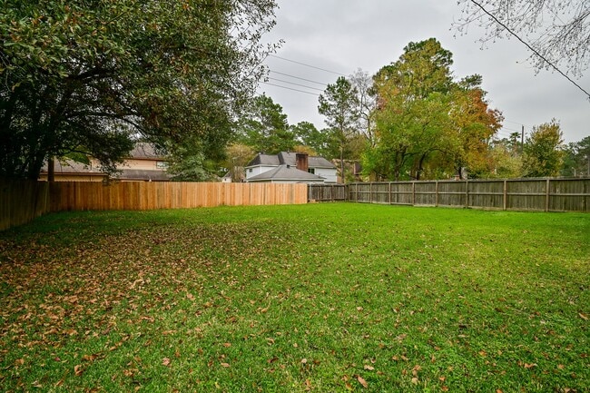 Building Photo - 17910 Moss Point Dr