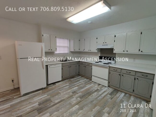 Building Photo - 11 Clara Dr